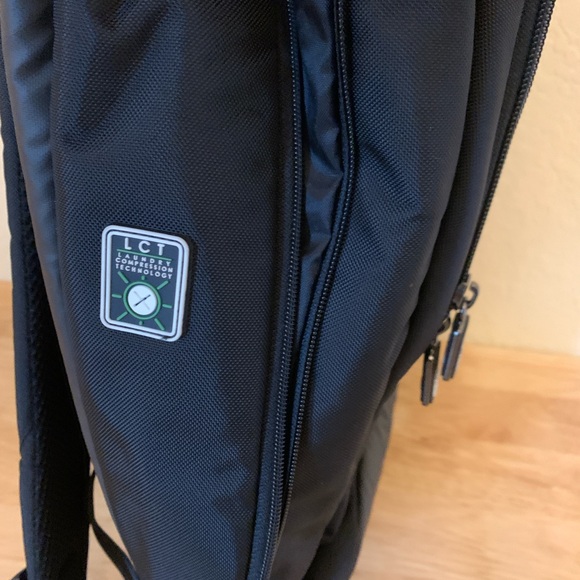 Genius Pack Travel Backpack CARRY ON With Integrated Garment Suiter - Picture 7 of 11